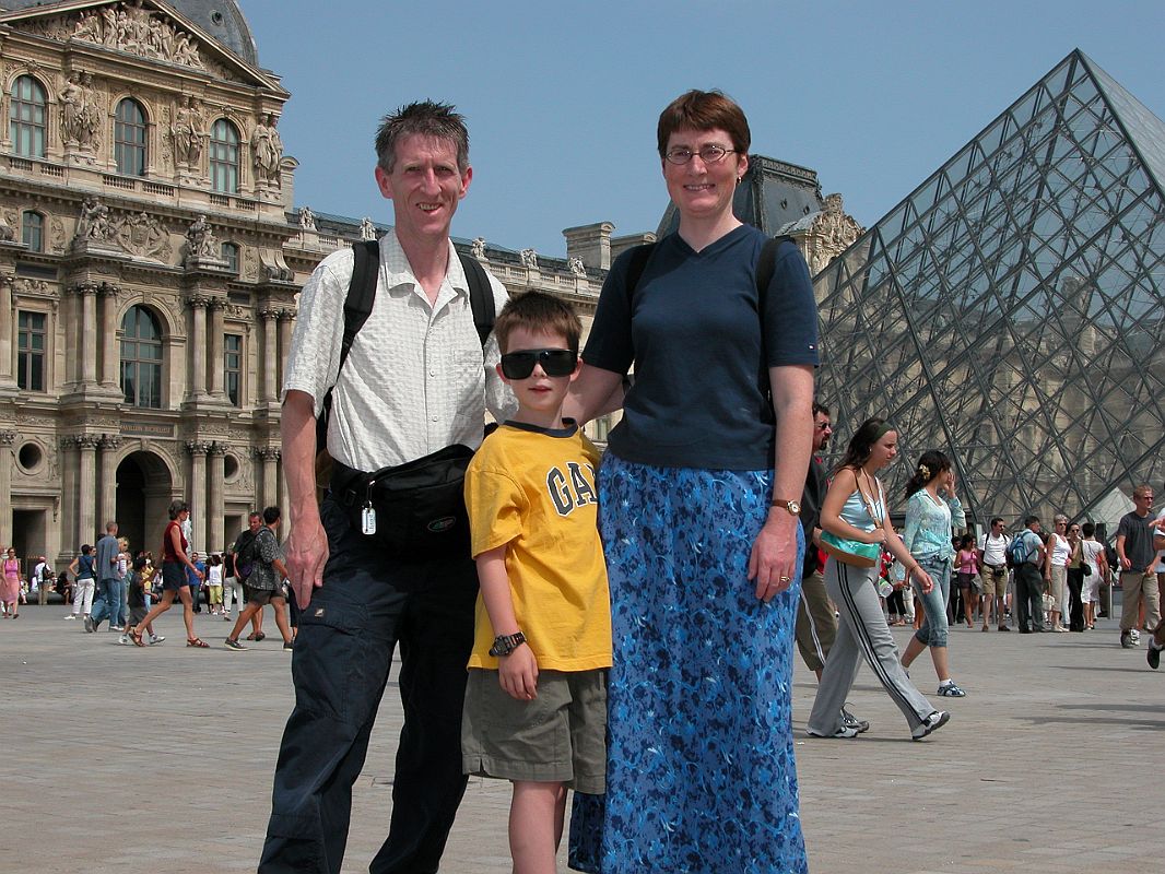 Paris Louvre 01 Jerome Ryan, Peter Ryan and Charlotte Ryan Outside At The Pyramid 